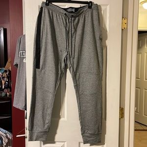 Men’s XL American Eagle Joggers